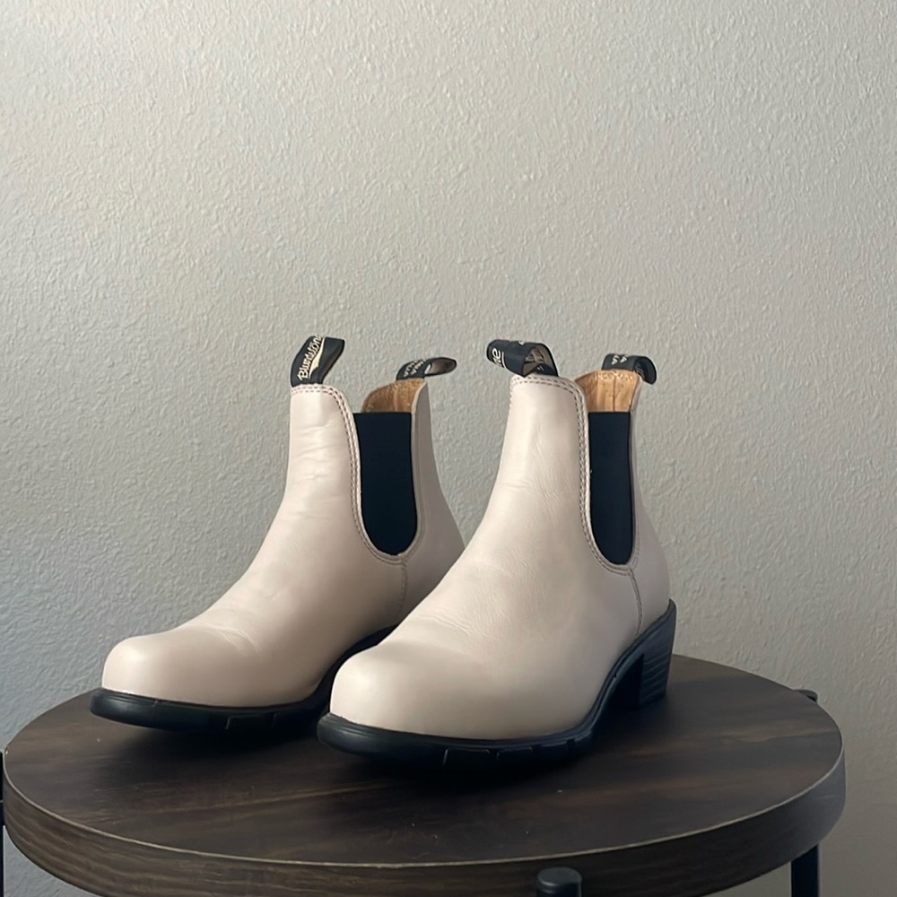 NWOB Blundstone | HEELED BOOTS - PEARL | W8.5